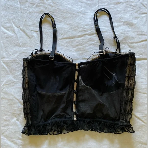 Victoria's Secret Black & Nude Dot Lace Ruched
Longline Bra - Picture 2 of 7